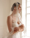 Mantilla veil • Trend 2025 - STYLE Mantilla