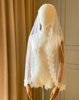 Veil chantilly lace • Eyelash lace veil